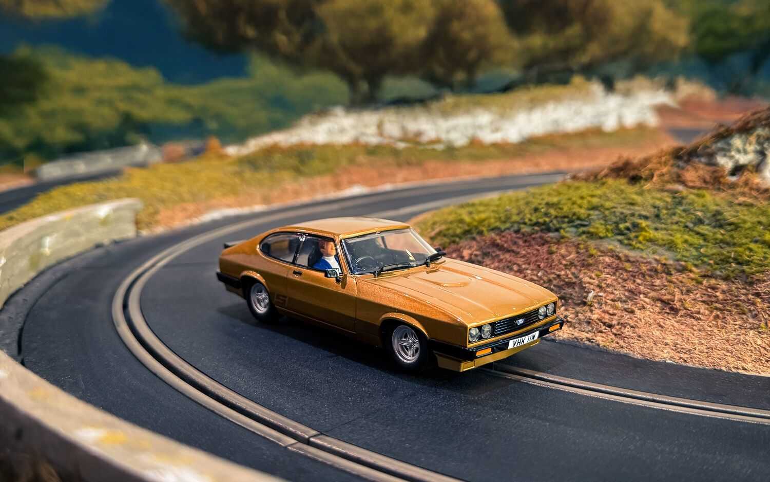 SCALEXTRIC - The Professionals Capri Twin Pack (1:32)