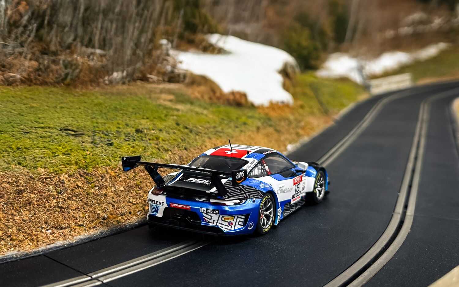 Autíčko GT SCALEXTRIC - Porsche 911 GT3 R ACI Motorsport (1:32)