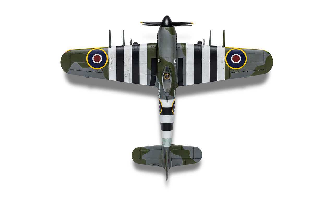 Eurofighter Typhoon FGR.4 (FMOG) + Hawker Typhoon Mk.Ib (Twin Pack) (1:72)