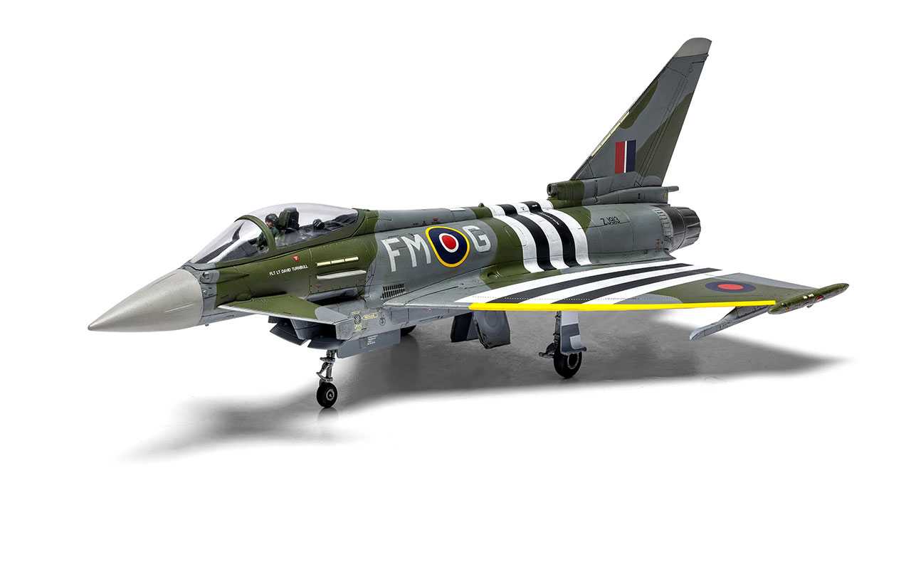 Eurofighter Typhoon FGR.4 (FMOG) + Hawker Typhoon Mk.Ib (Twin Pack) (1:72)