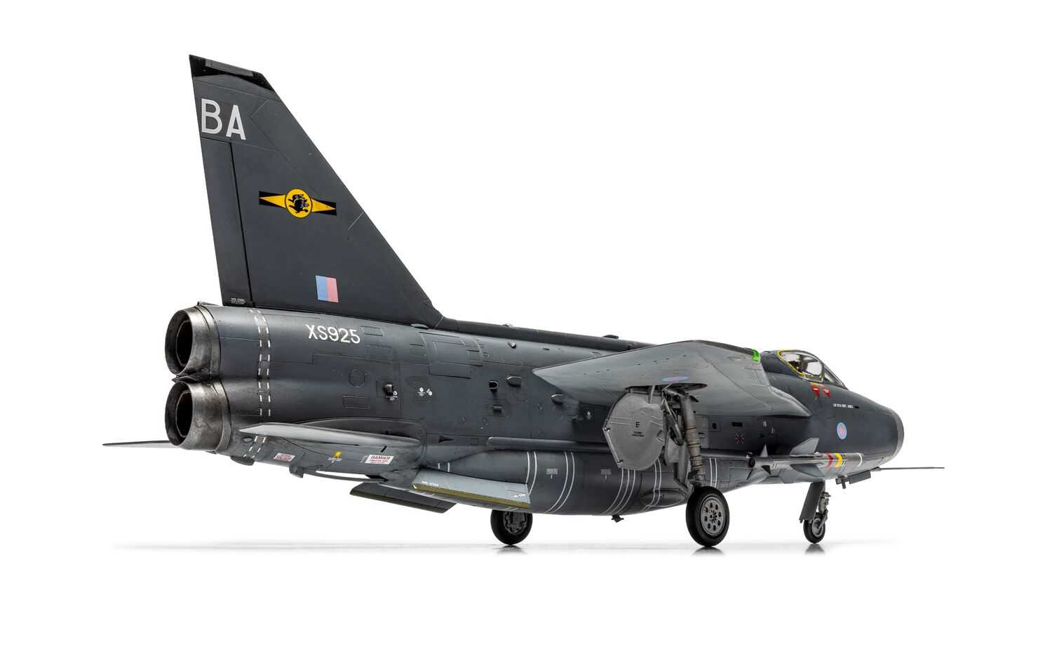 English Electric Lightning F.6 (1:48)