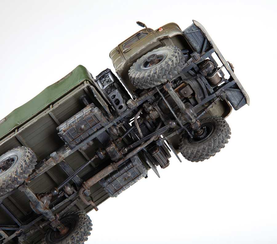 Soviet all-wheel drive truck GAZ-66 (1:43)