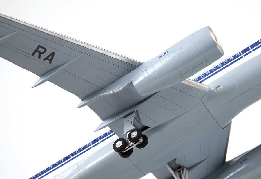 TU-214 (1:144)