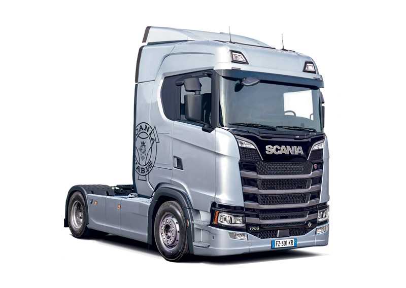 Scania S770 4x2 Normal Roof "Grey Cab" (1:24)