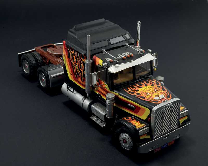 Freighliner Aerodyne (Italeri 1:24)