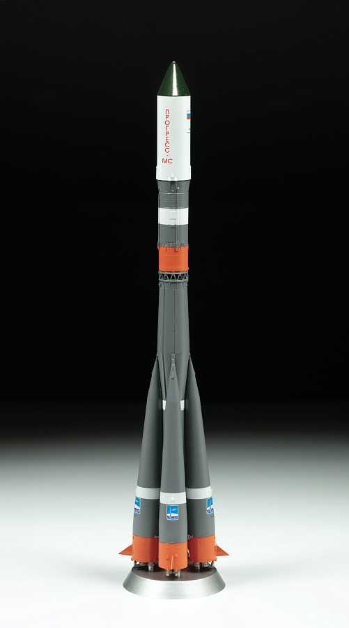 Soyuz Rocket (Zvezda 1:144)