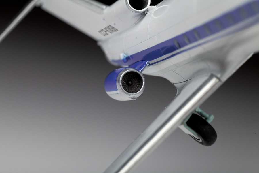 Yak-40 Regional Jet (Zvezda 1:144)
