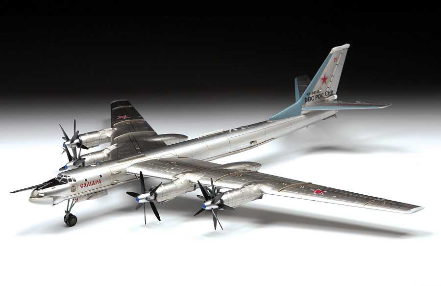 Tu-95 Soviet turboprop strategic bomber (Zvezda 1:144)