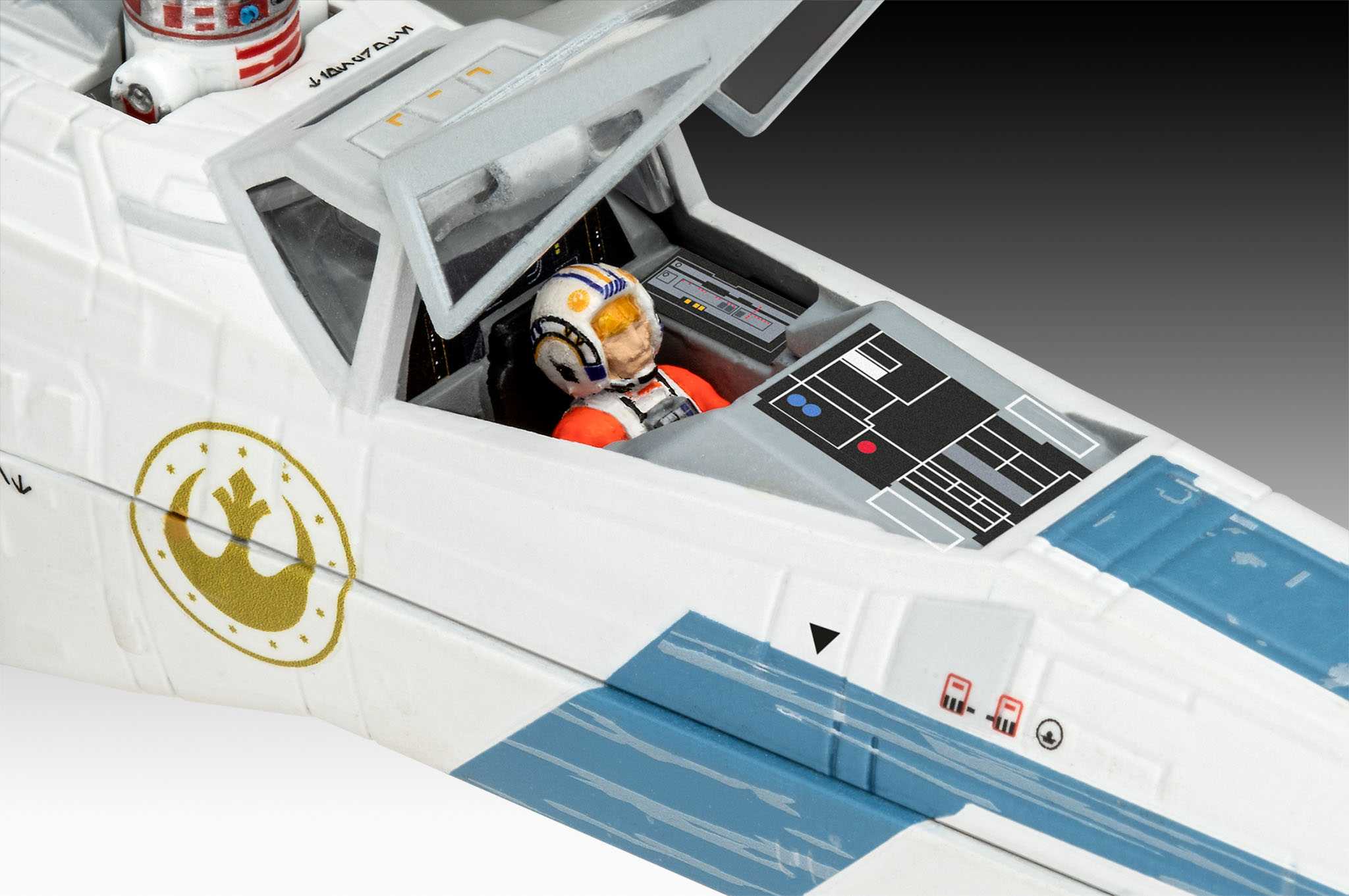 The Mandalorian: X-Wing Fighter (1:57)