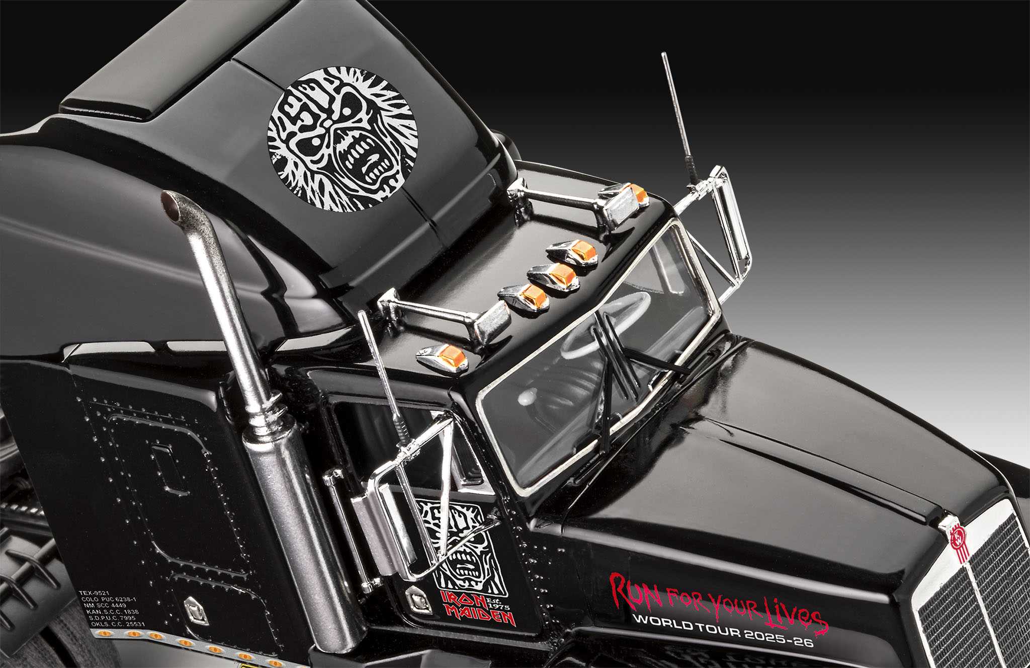 Tour Truck "Iron Maiden" (1:32)