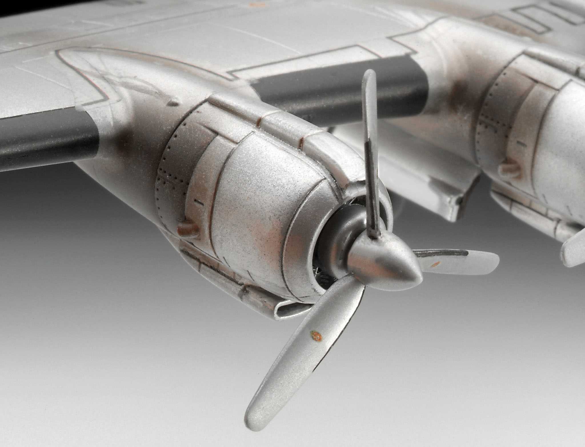 Lockheed L.1049G Super Constellation Lufthansa (1:144)