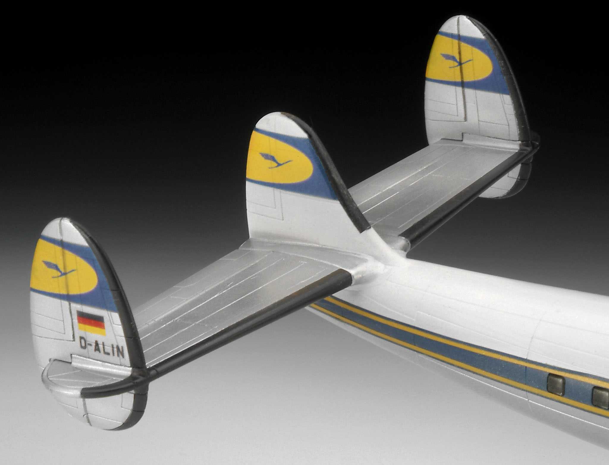 Lockheed L.1049G Super Constellation Lufthansa (1:144)