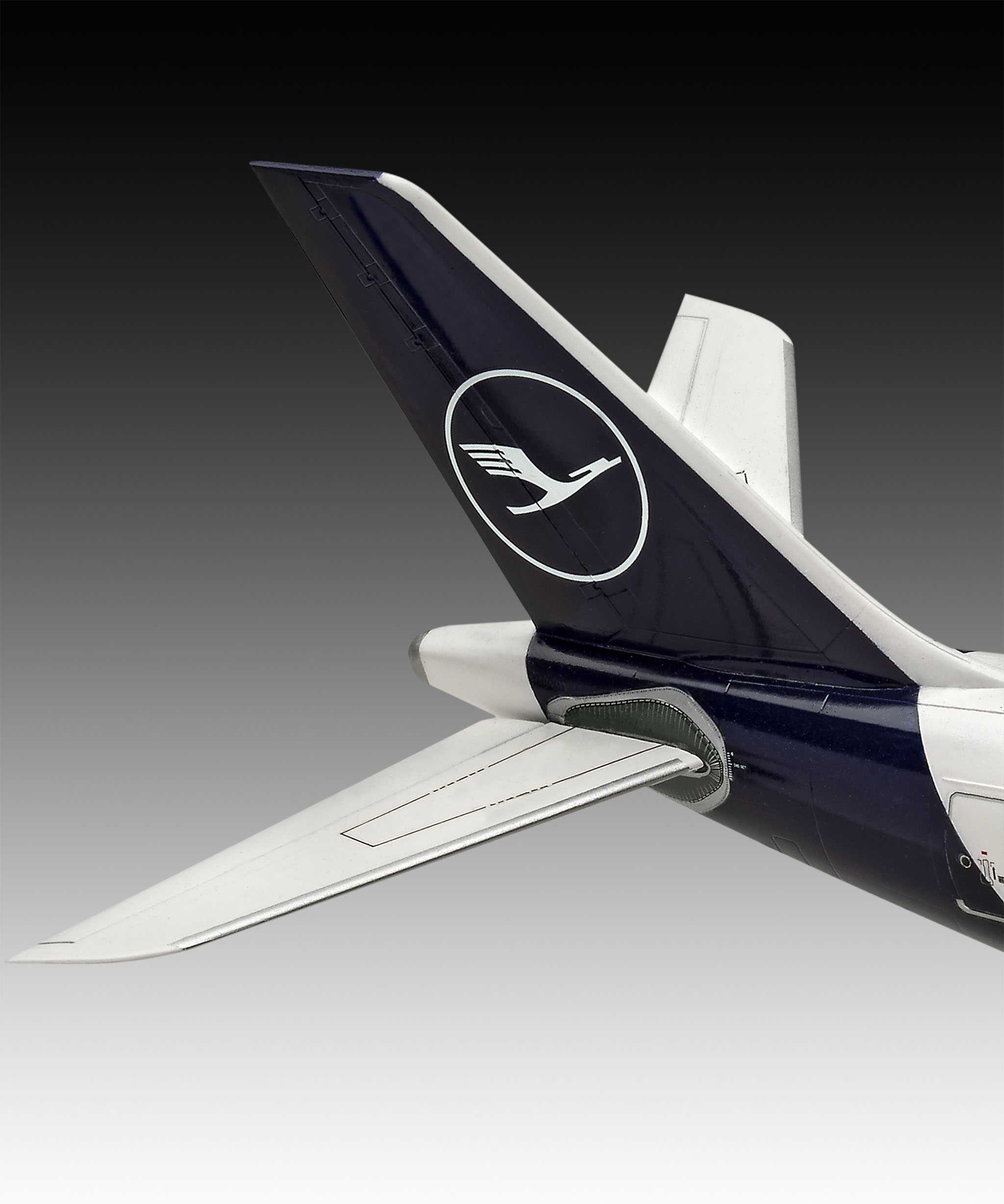Airbus A330-300 - Lufthansa "New Livery" (Revell 1:144)