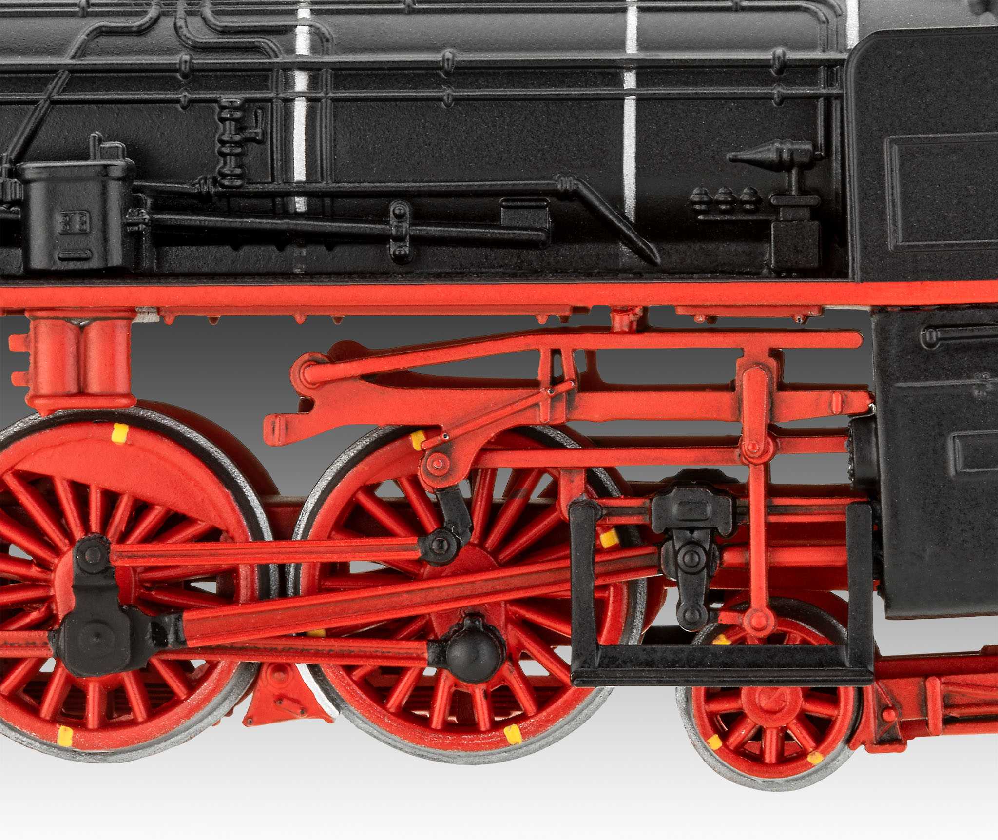 Express locomotive S3/6 BR18(5) with Tender 2‘2’T (Revell 1:87)