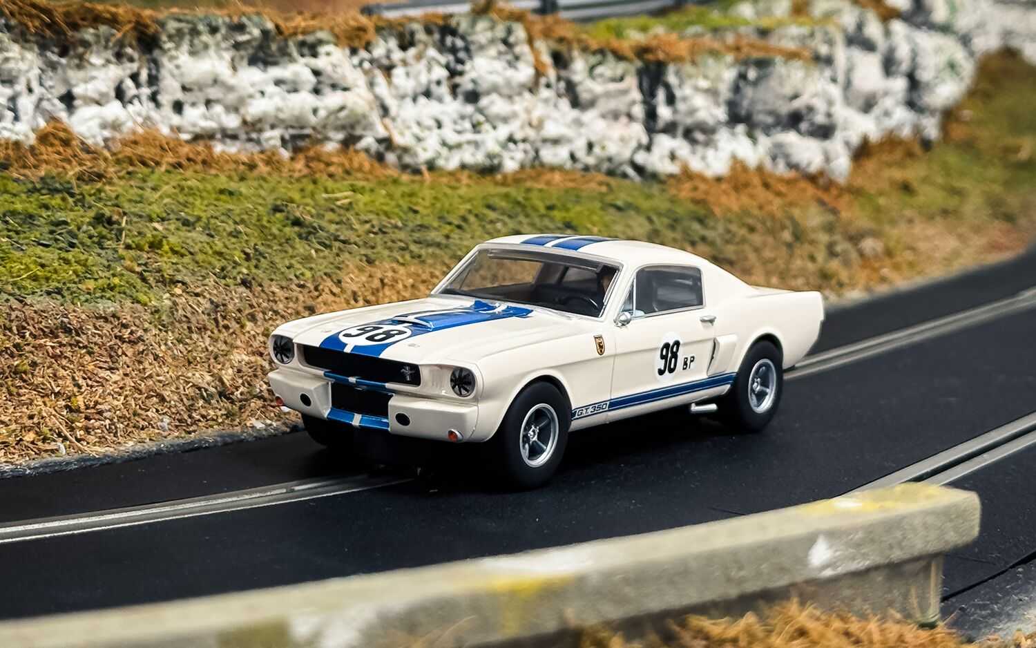 Autíčka GT SCALEXTRIC C4619A - Ken Miles Triple Pack (1:32)