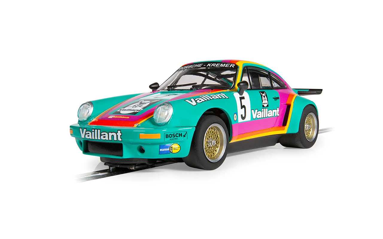 Autíčko GT SCALEXTRIC C4439 - Porsche 911 3.0 RSR - Vaillant (1:32)
