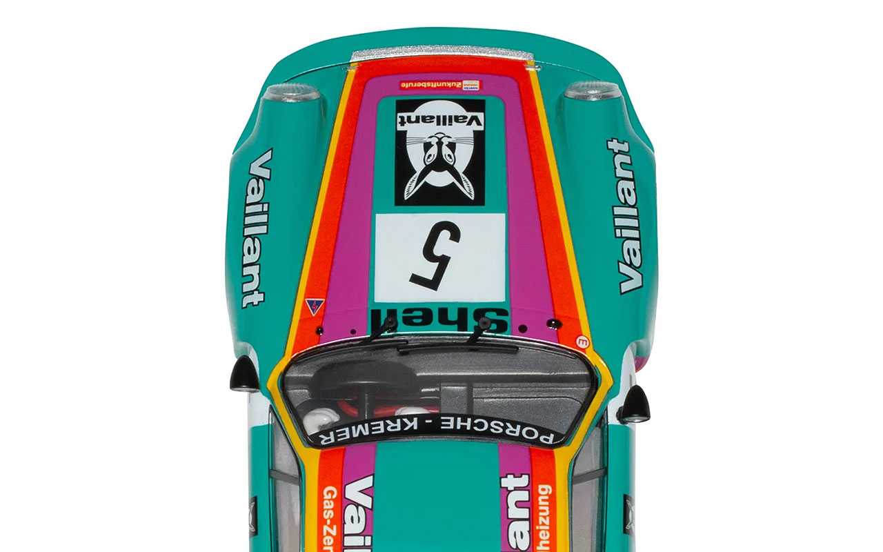 Autíčko GT SCALEXTRIC C4439 - Porsche 911 3.0 RSR - Vaillant (1:32)