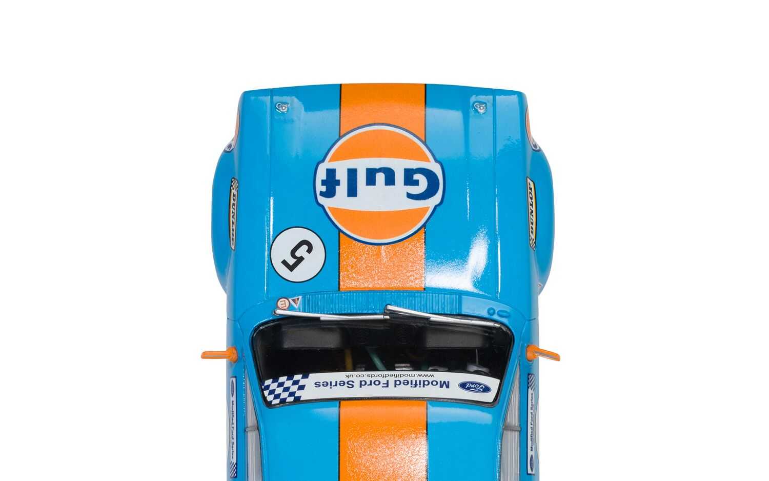 Autíčko Gulf SCALEXTRIC C4530 - Ford Escort MK1 – Wayne Crabtree Modified Fords 2023 (1:32)