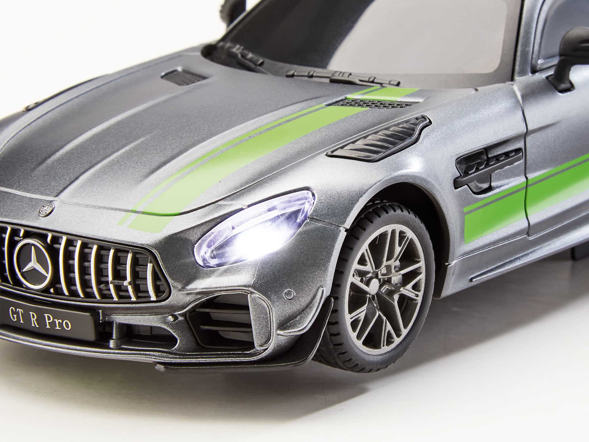 Autíčko REVELL 24659 - Mercedes Benz AMG GT R PRO