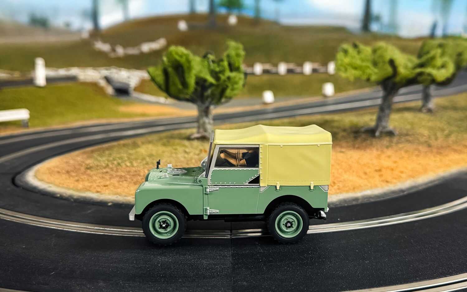 Autíčko Street SCALEXTRIC C4600 - Land Rover Series 1 - HUE166 (1:32)