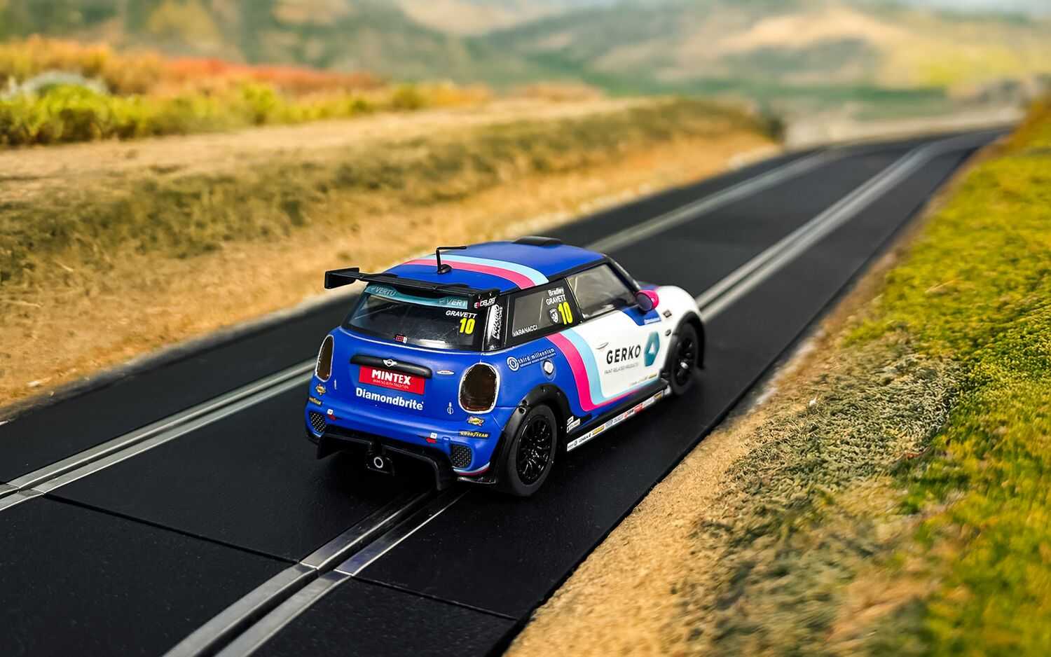 Autíčko Touring SCALEXTRIC C4410 - Mini Cooper F56 - Bradley Gravett 2024 (1:32)