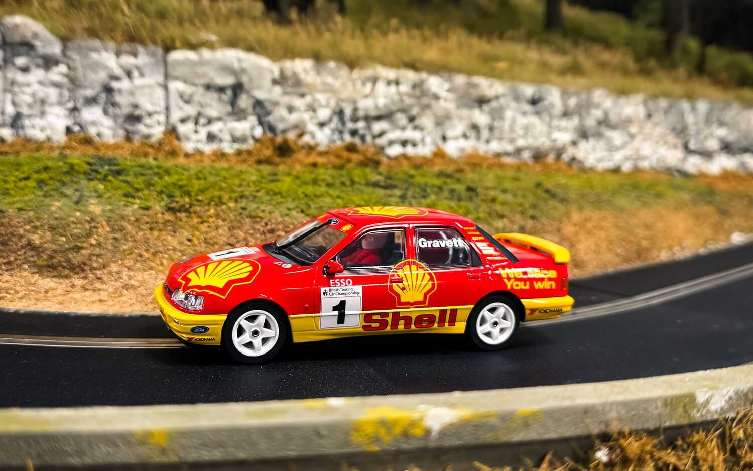 Autíčko Touring SCALEXTRIC C4632 - Ford Sierra Sapphire - BTCC 1990 - Rob Gravett (1:32)