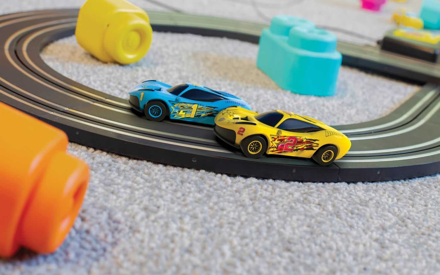 Autodráha MICRO SCALEXTRIC G1188M - My First Scalextric Let's Play! (Battery Powered) (1:64)