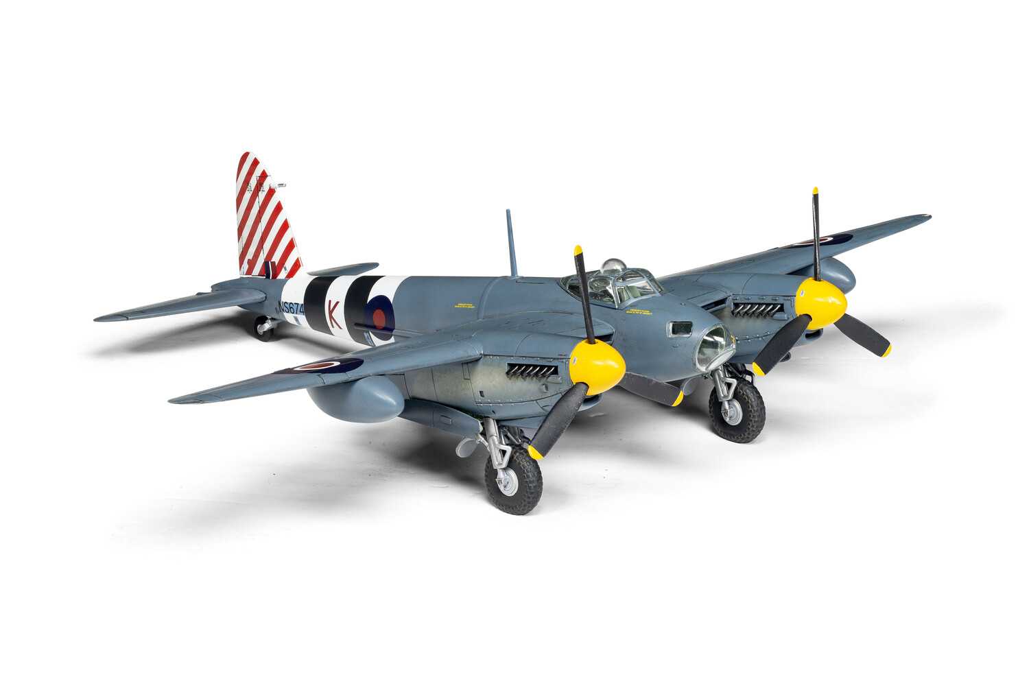 Classic Kit letadlo A04065 - De Havilland Mosquito PR.XVI (1:72)