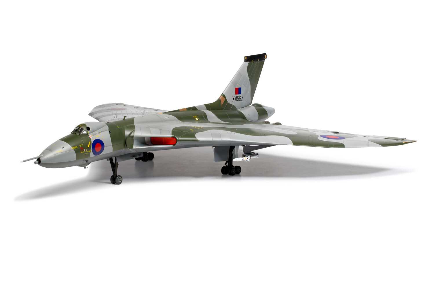 Classic Kit letadlo A12013 - Avro Vulcan B.2 Black Buck (1:72)
