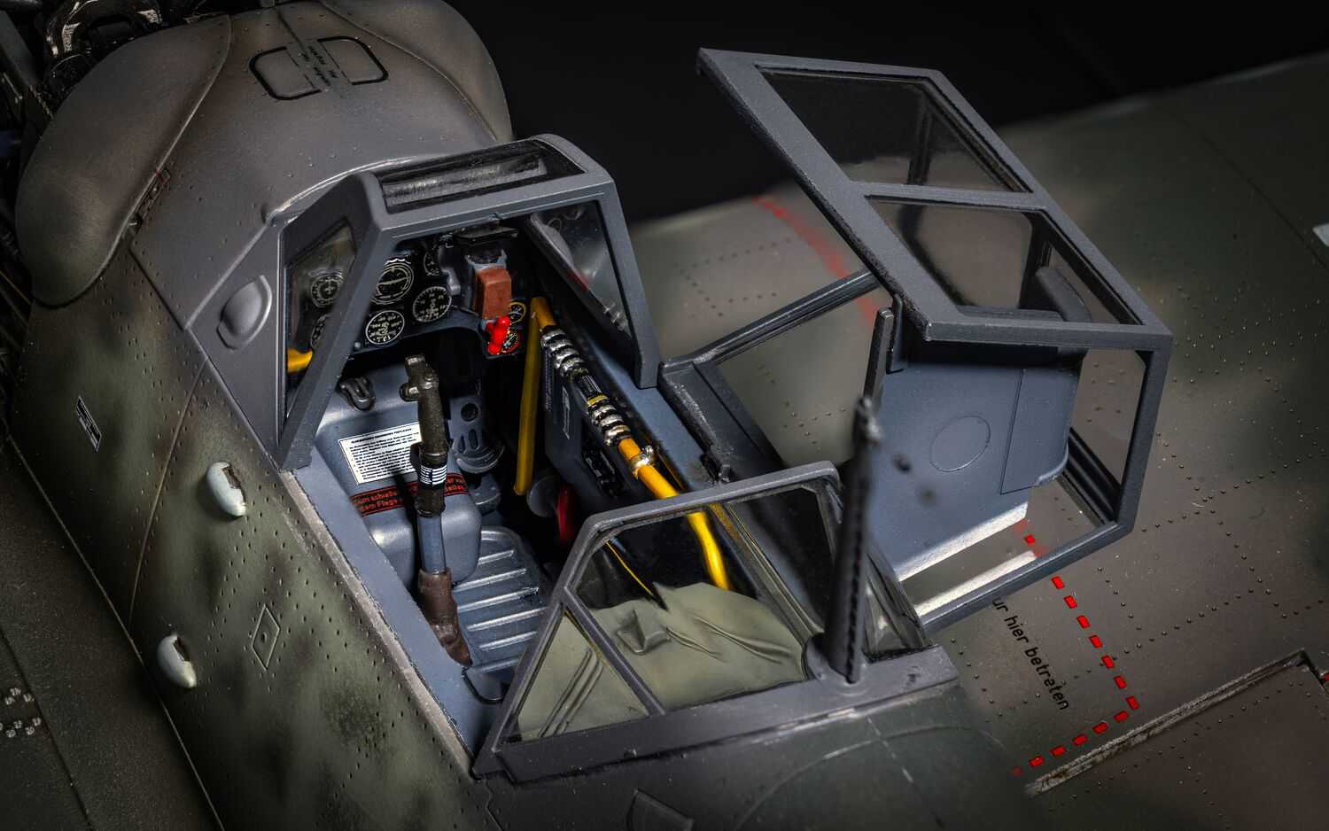 Classic Kit letadlo A17003 - Messerschmitt Bf109G-5/G-6 (1:24)