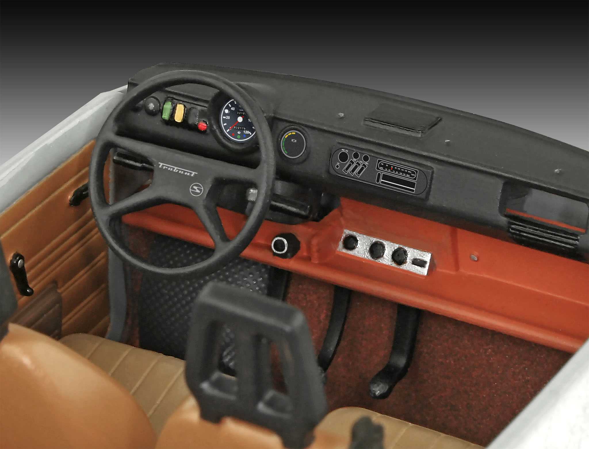 Gift-Set auto 05630 - 60th Anniversary Trabant 601 (1:24)