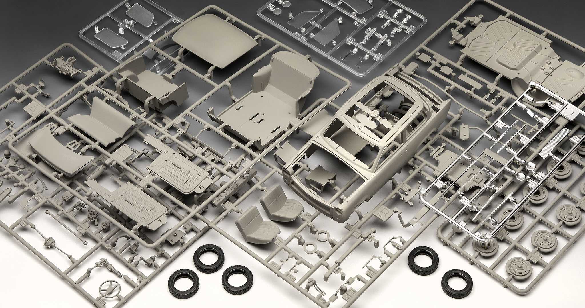 Gift-Set auto 05630 - 60th Anniversary Trabant 601 (1:24)