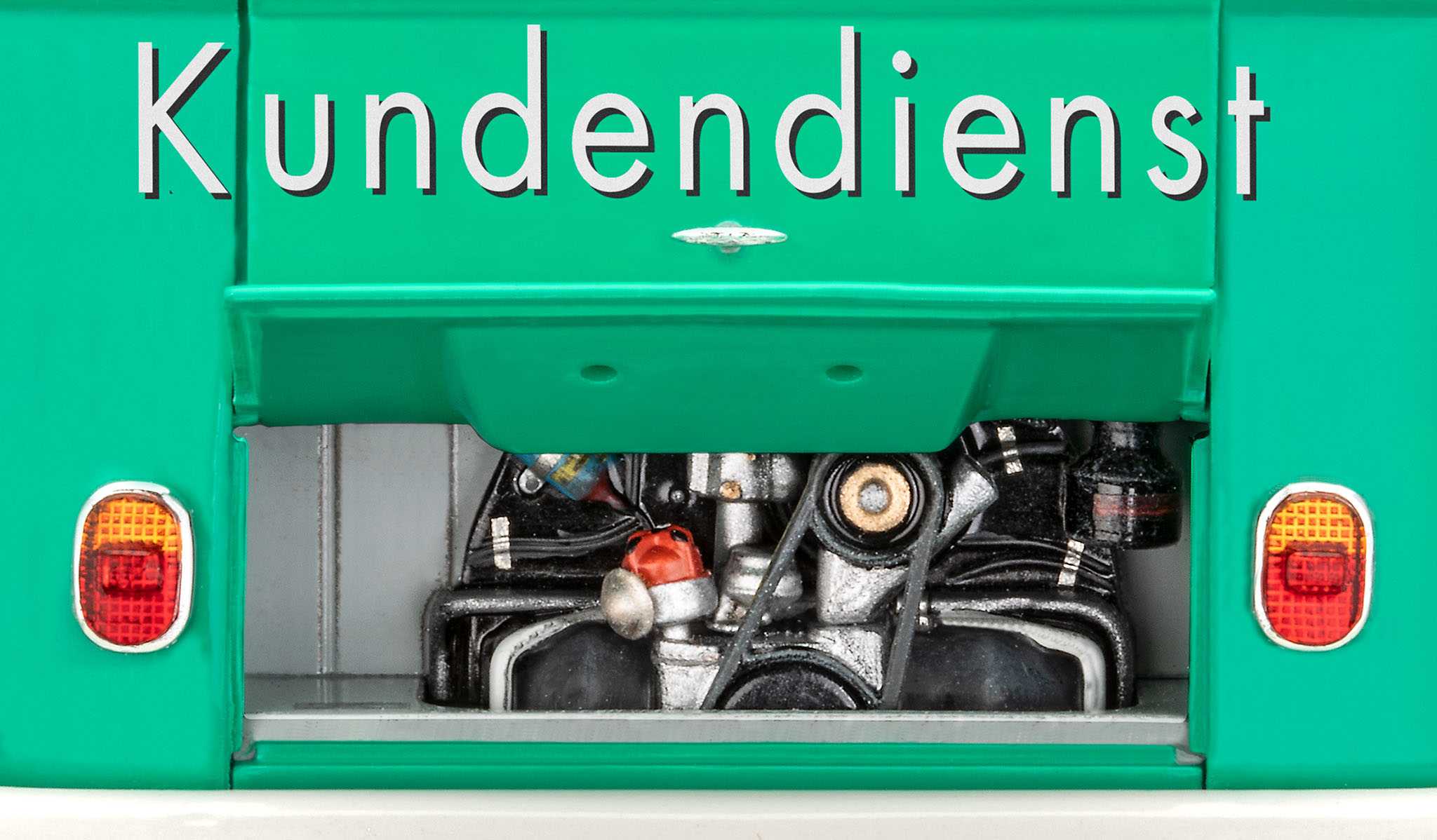 Gift-Set auto 05648 - 150 Years of Vaillant (VW T1 Bus) (1:24)