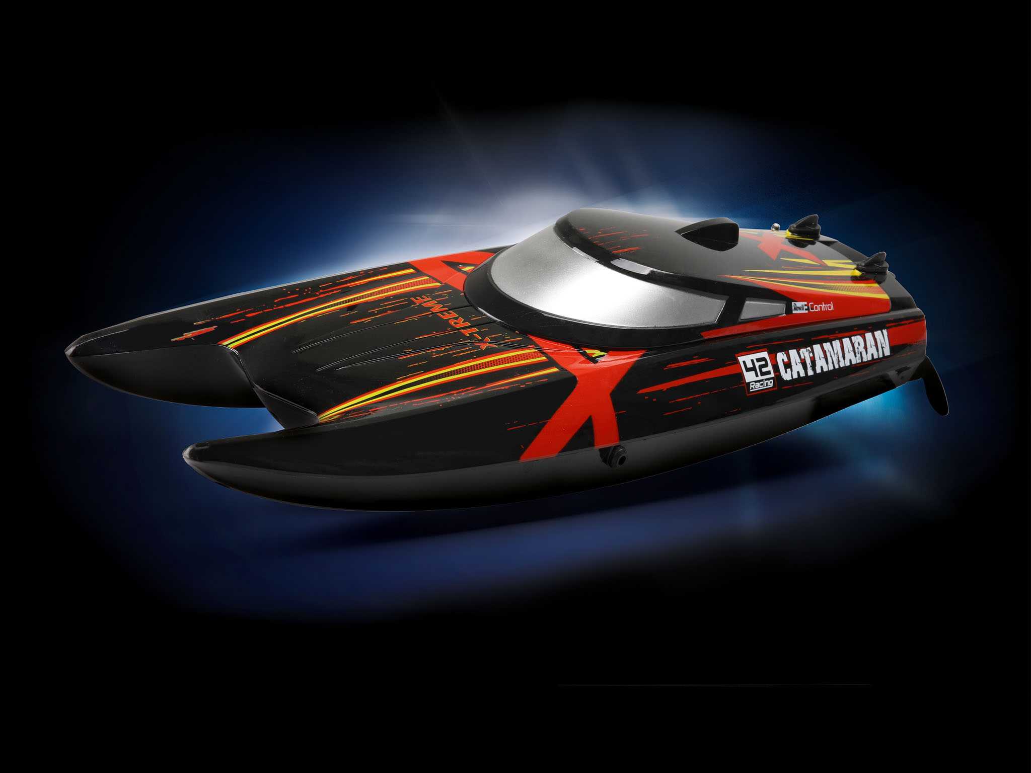 Loď REVELL X-TREME 24140 - Catamaran