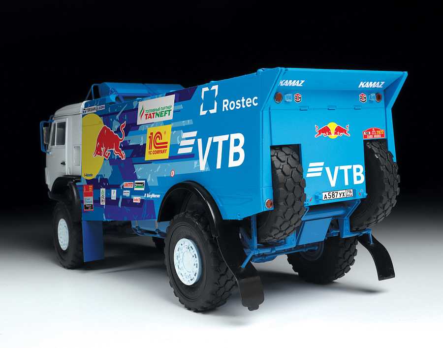 Model Kit auto 3657 - Kamaz rallye truck (1:35)