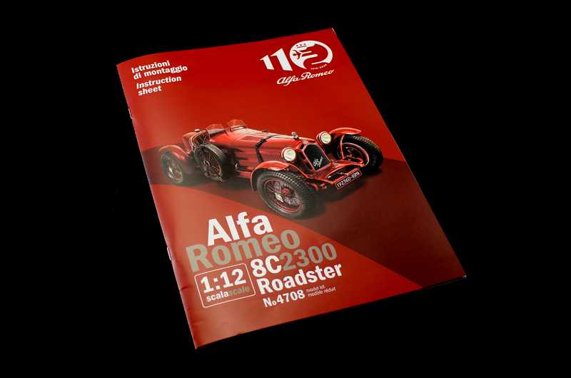 Model Kit auto 4708 - Alfa Romeo 8C 2300 Roadster (1:12)