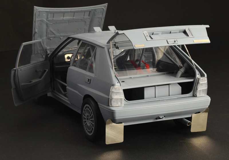 Model Kit auto 4709 - Lancia Delta HF Integrale (1:12)