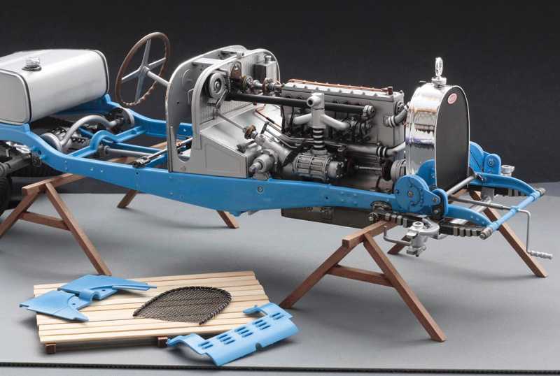 Model Kit auto 4713 - Bugatti 35 B Roadster (1:12)