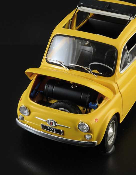 Model Kit auto 4715 - FIAT 500 F 1968 upgraded edition (1:12)