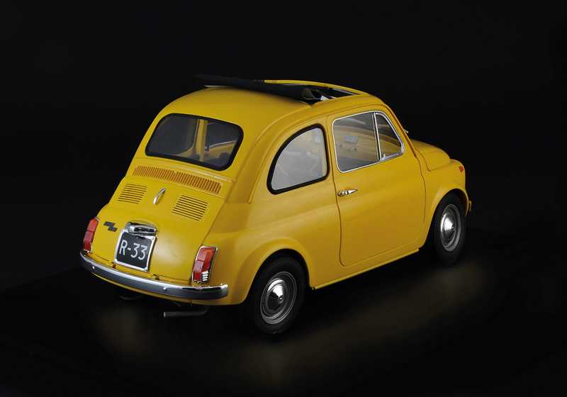 Model Kit auto 4715 - FIAT 500 F 1968 upgraded edition (1:12)