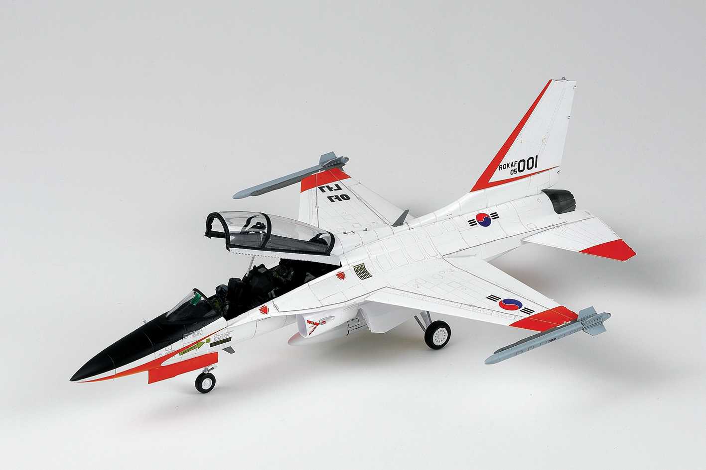 Model Kit letadlo 12231 - ROKAF T-50 ADVANCED TRAINER (1:48)