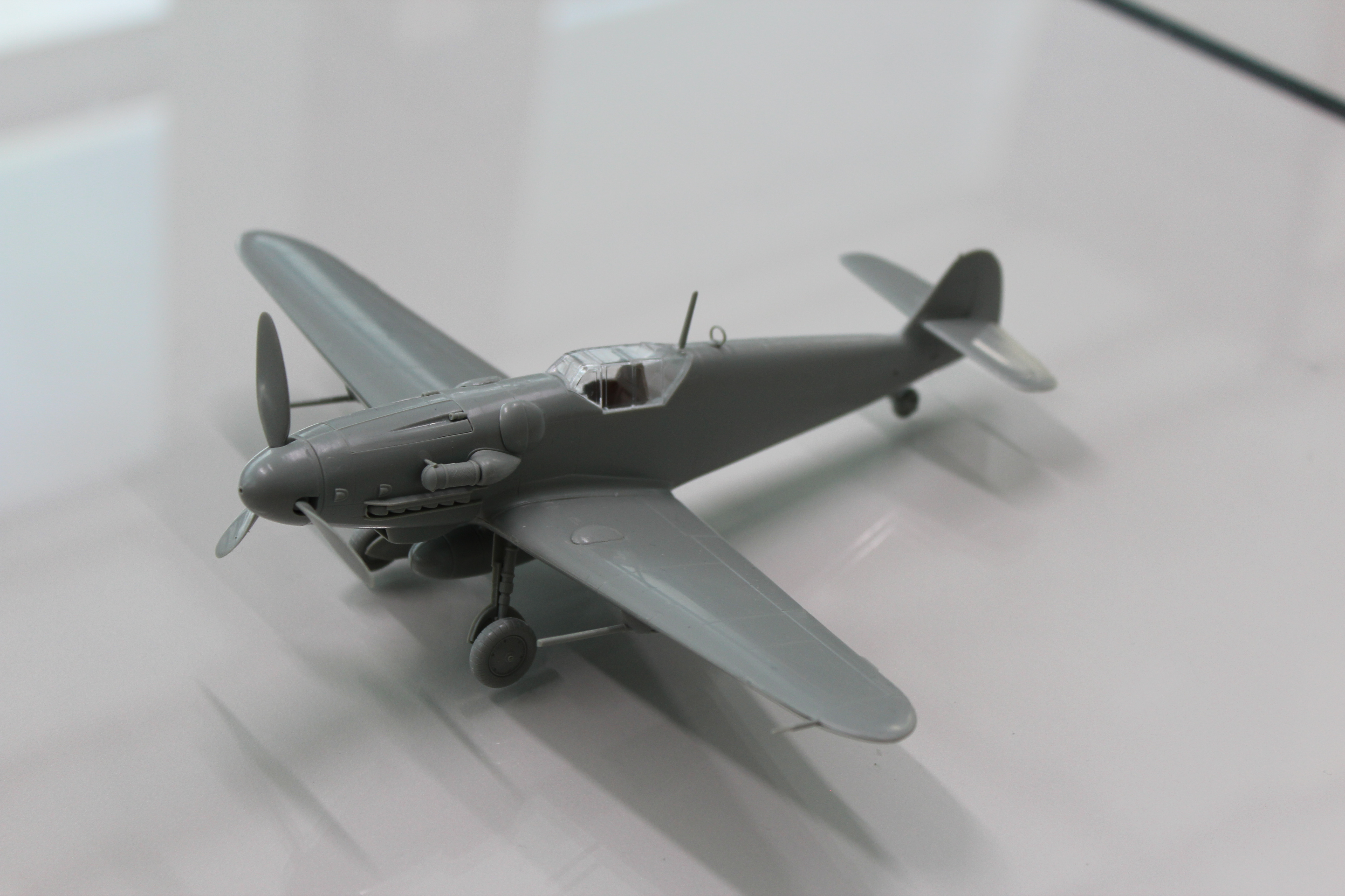 Model Kit letadlo 12321 - Messerschmitt Bf109G-6/G-2 "JG 27" (1:48)