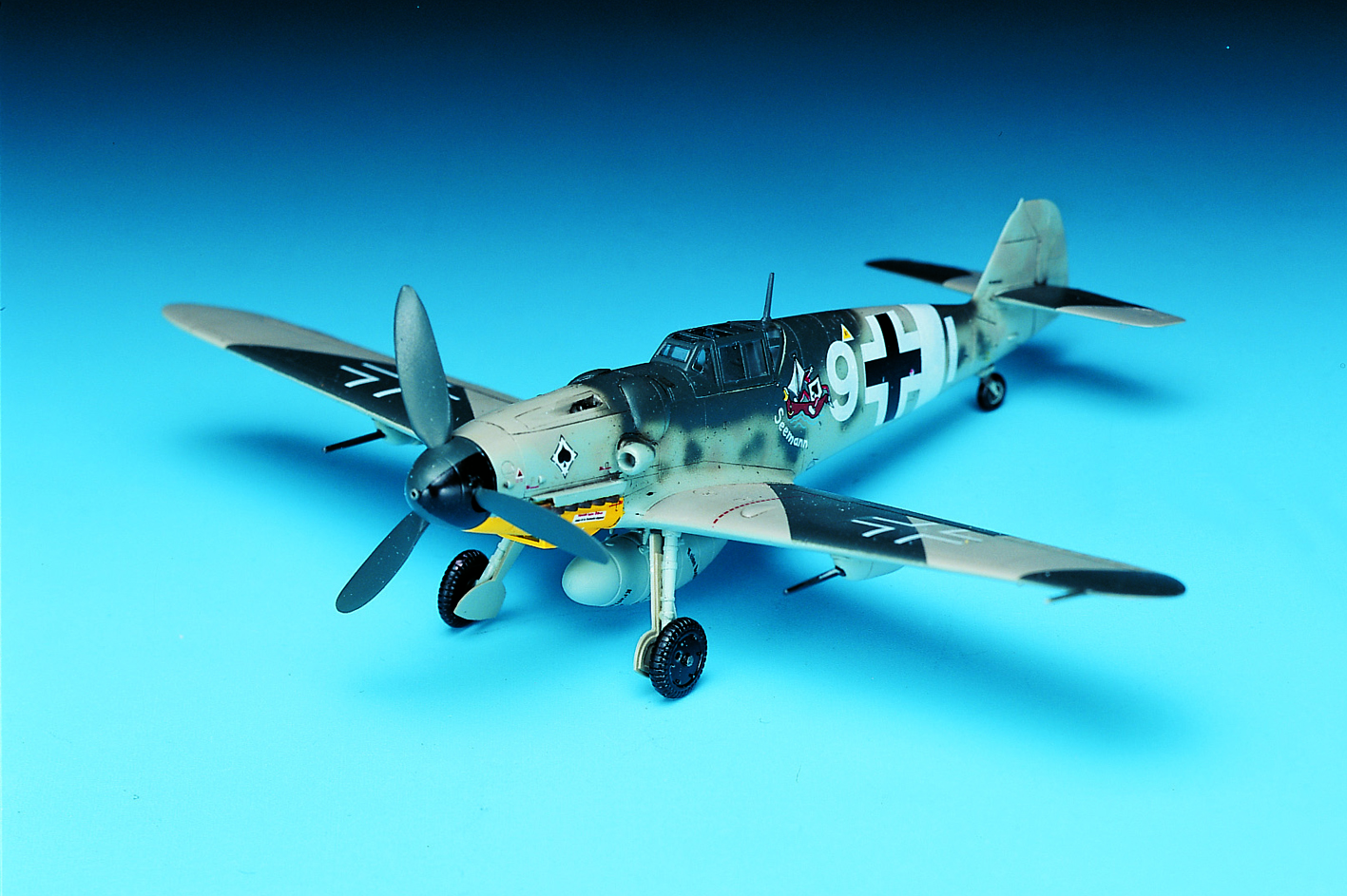 Model Kit letadlo 12467 - MESSERSCHMITT BF109G-6 (1:72)