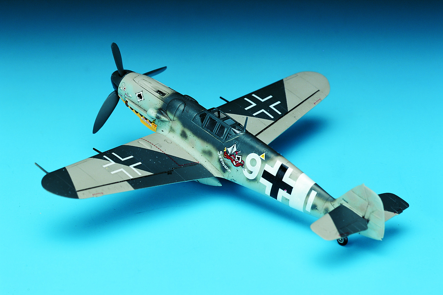 Model Kit letadlo 12467 - MESSERSCHMITT BF109G-6 (1:72)