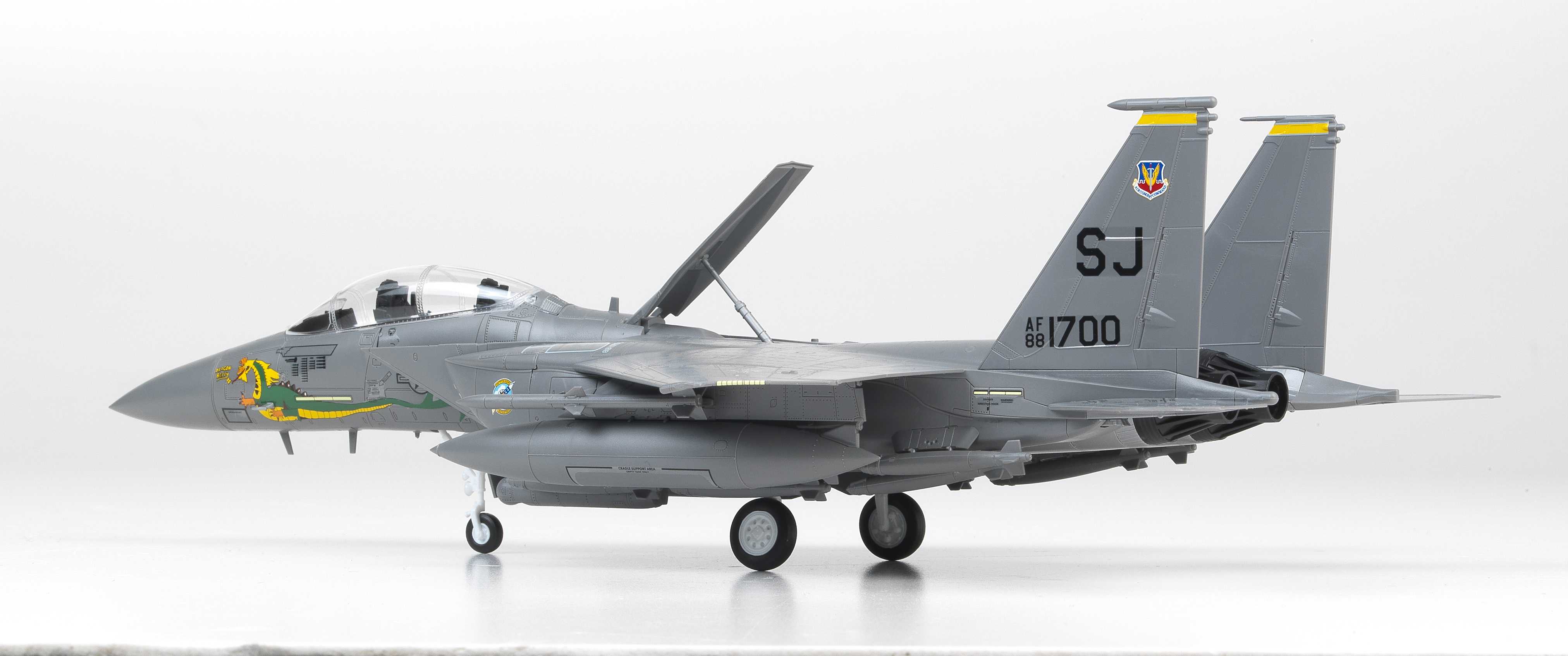 Model Kit letadlo 12550 - USAF F-15E "333rd Fighter Squadron" (1:72)