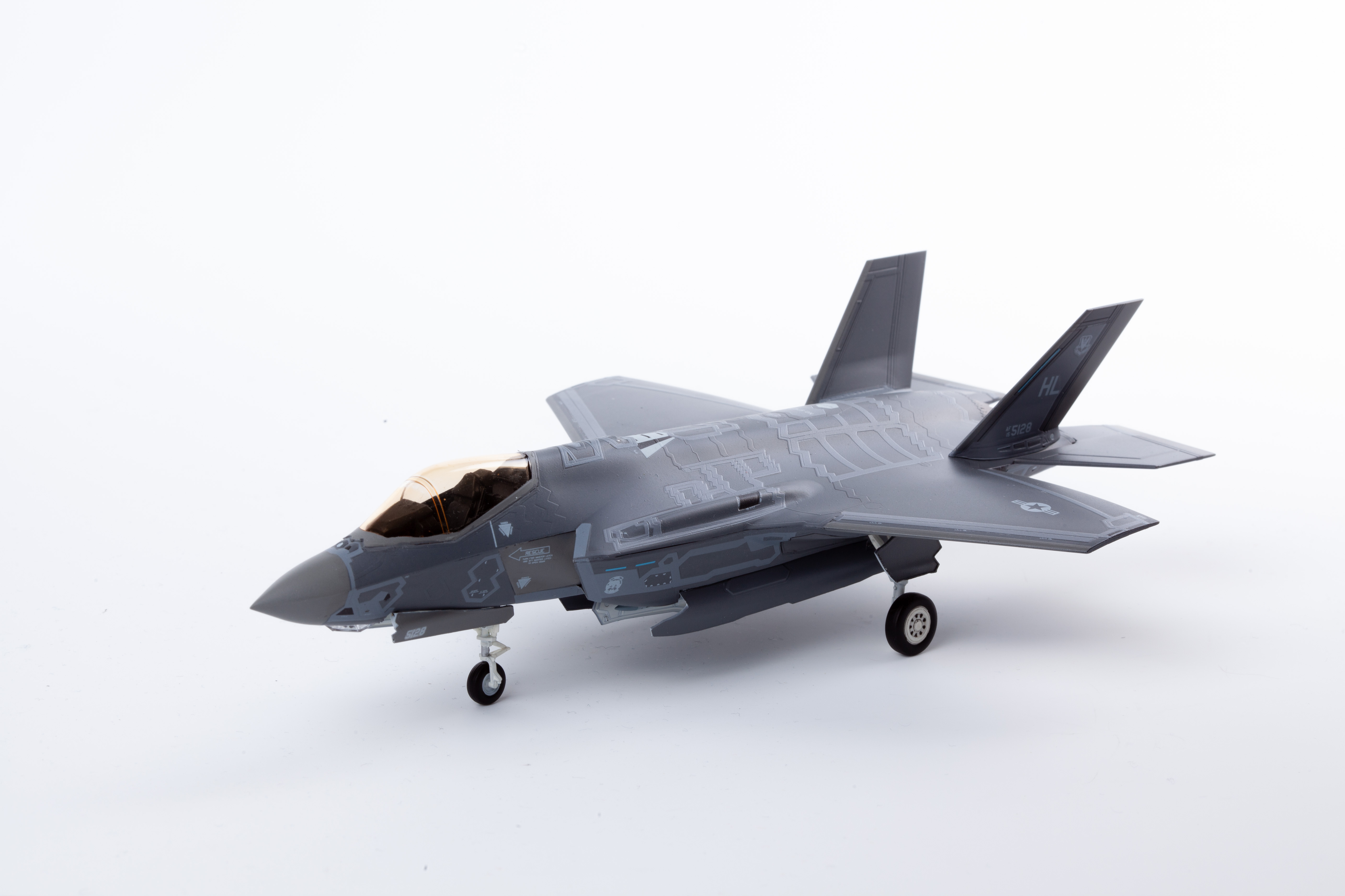 Model Kit letadlo 12561 - F-35A "Seven Nation Air Force" MCP (1:72)