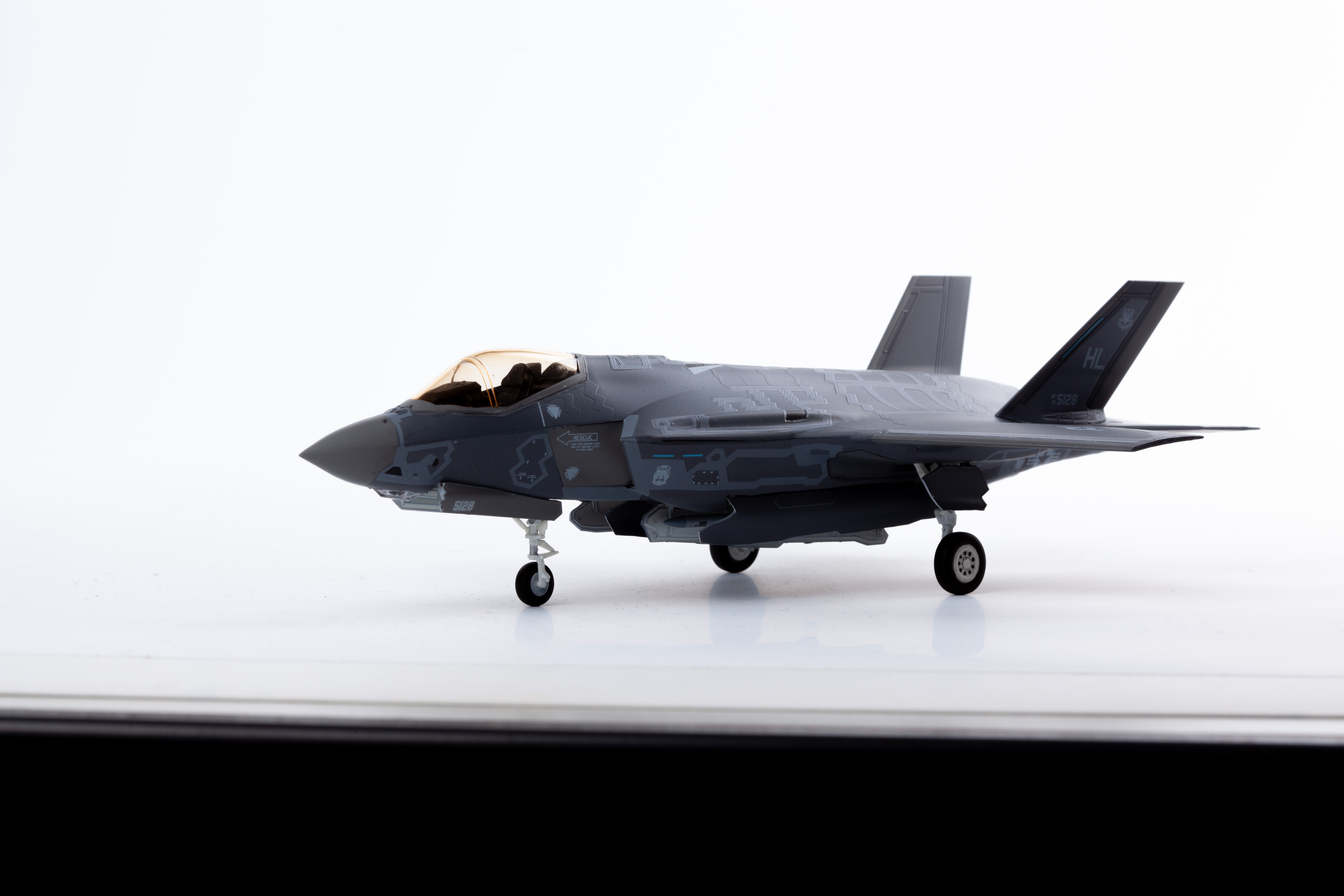 Model Kit letadlo 12561 - F-35A "Seven Nation Air Force" MCP (1:72)