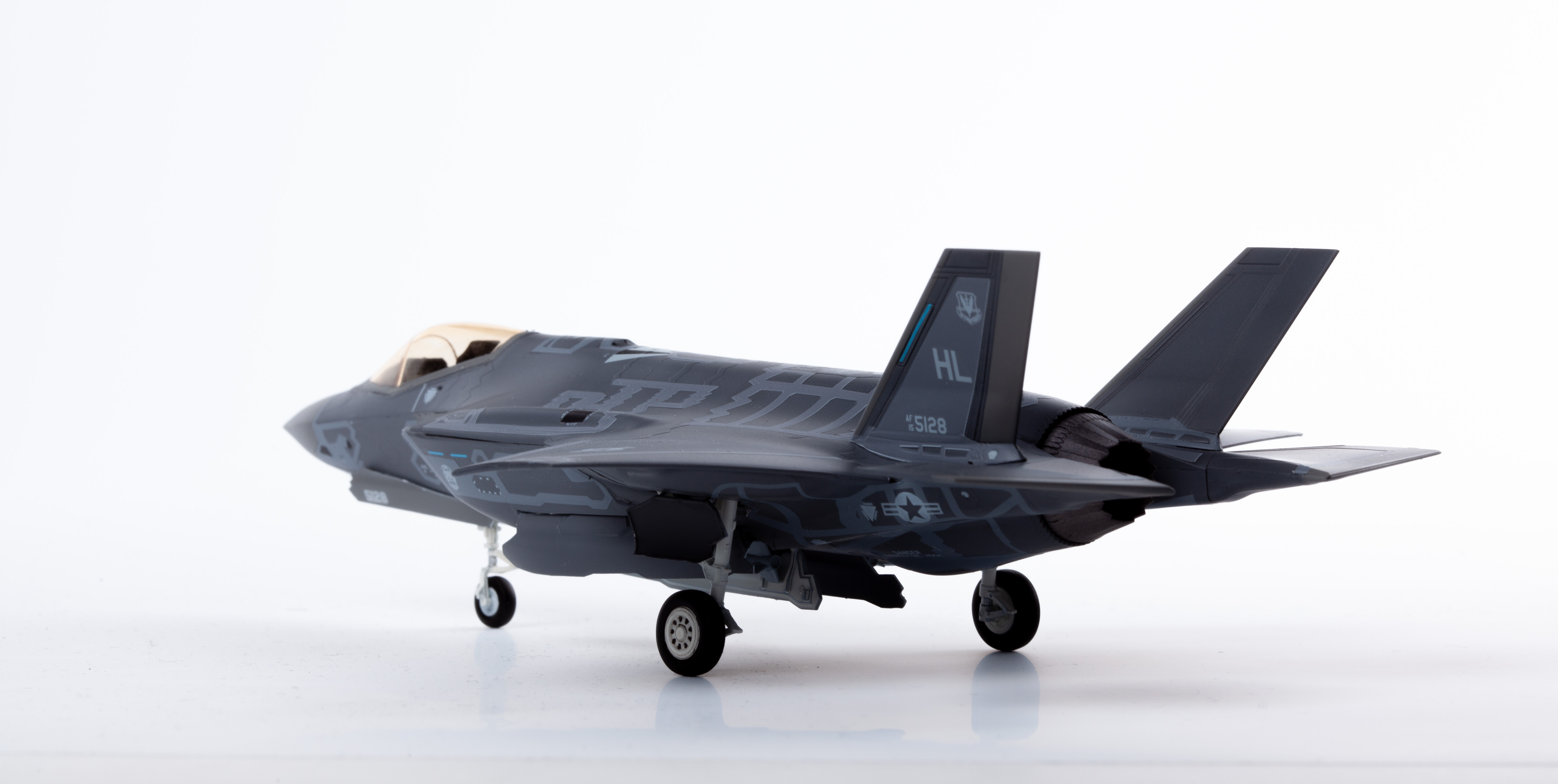 Model Kit letadlo 12561 - F-35A "Seven Nation Air Force" MCP (1:72)