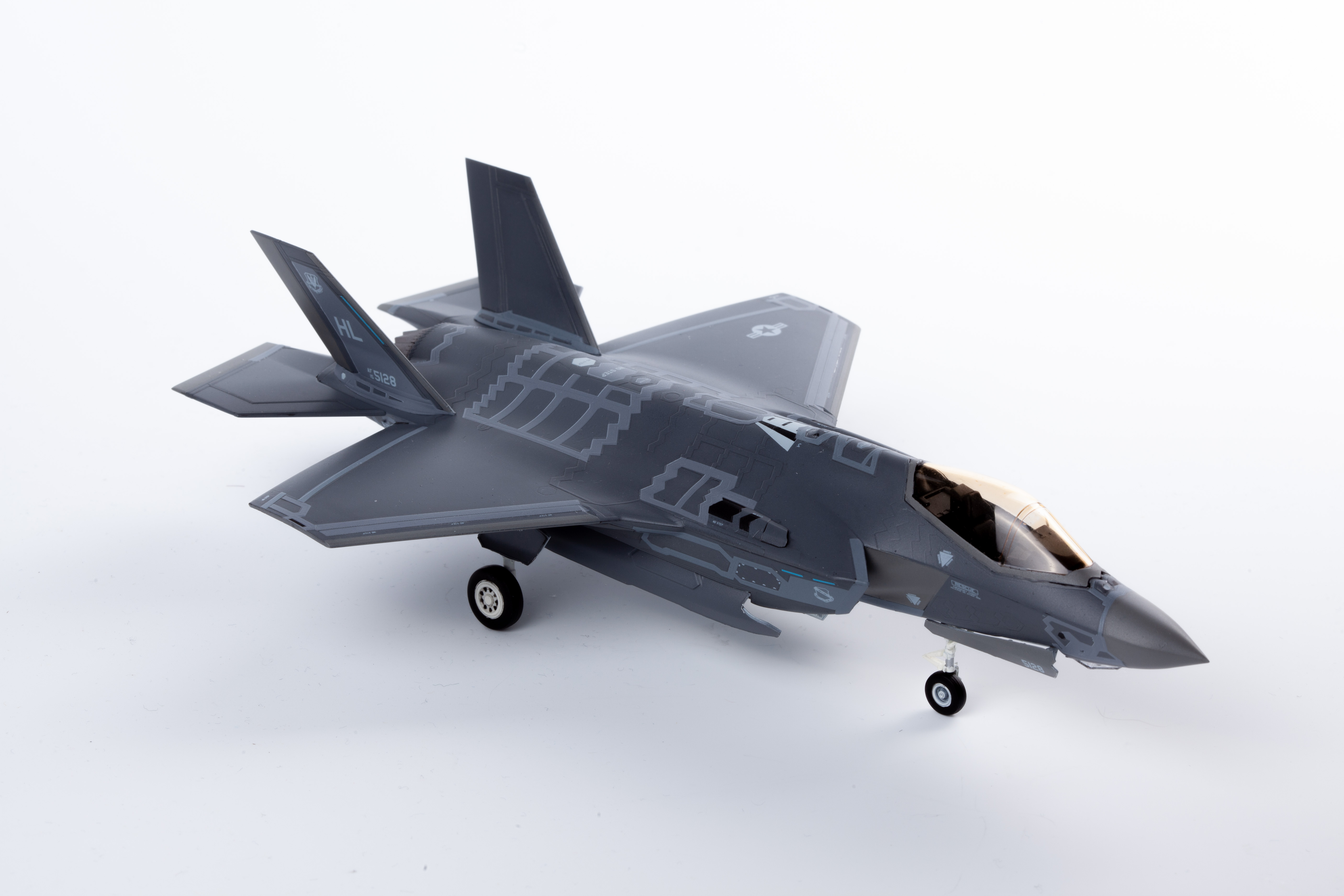 Model Kit letadlo 12561 - F-35A "Seven Nation Air Force" MCP (1:72)