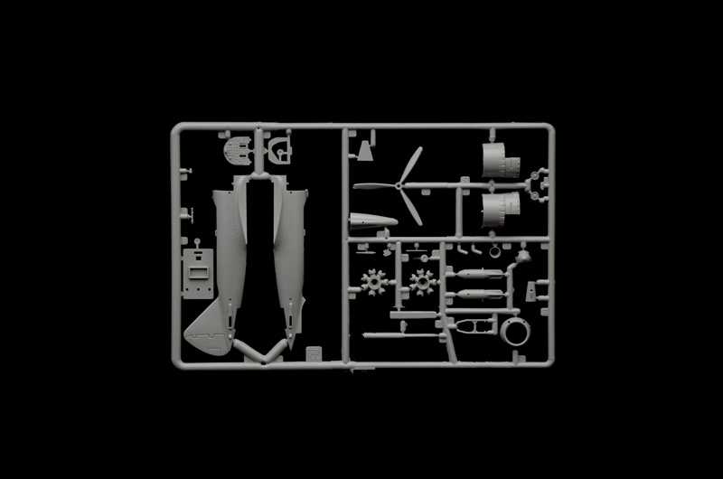 Model Kit letadlo 1472 - Reggiane Re.2002 Ariete (1:72)